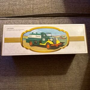 RARE VINTAGE HESS 1982/1983 The First Hess Truck NEW In Original Box